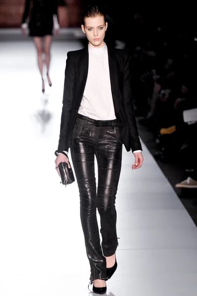 Look 1